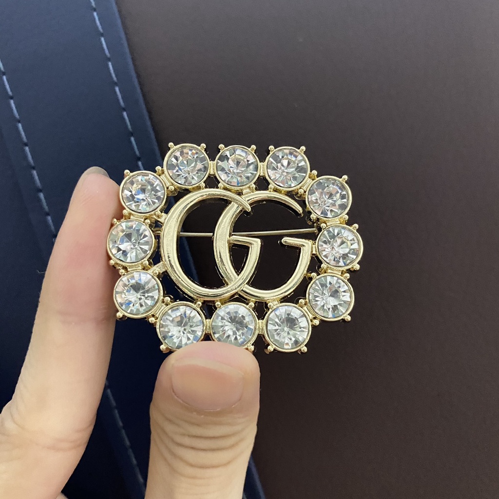 Ghim tag cài áo Vest nam nữ X G Y HOT