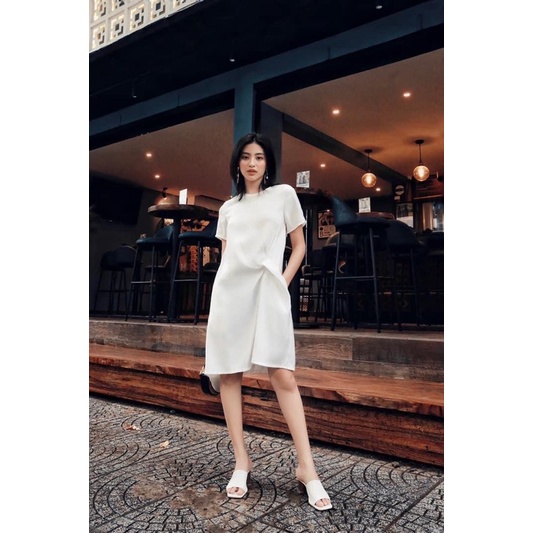 Đầm trắng everluxe new tag