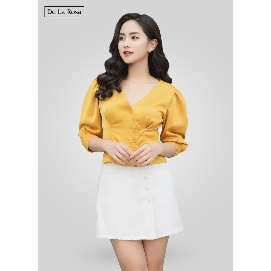 Áo lụa vàng thiết kế công sở tay lỡ - De La Rosa
