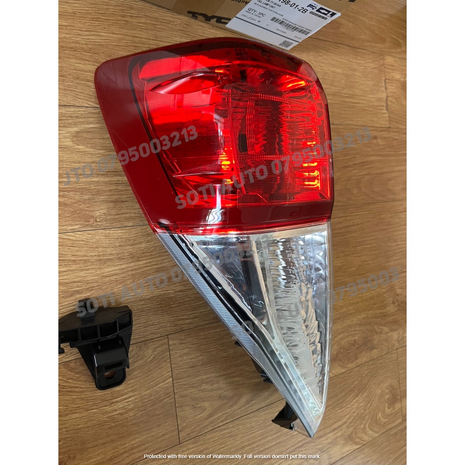 Đèn hậu Toyota Innova