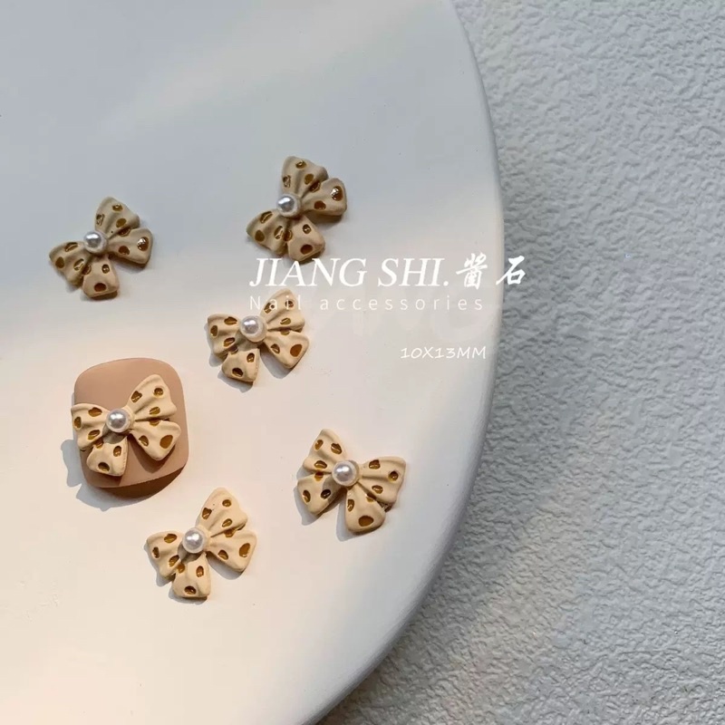 Charm nơ chấm bi (1 chiếc)