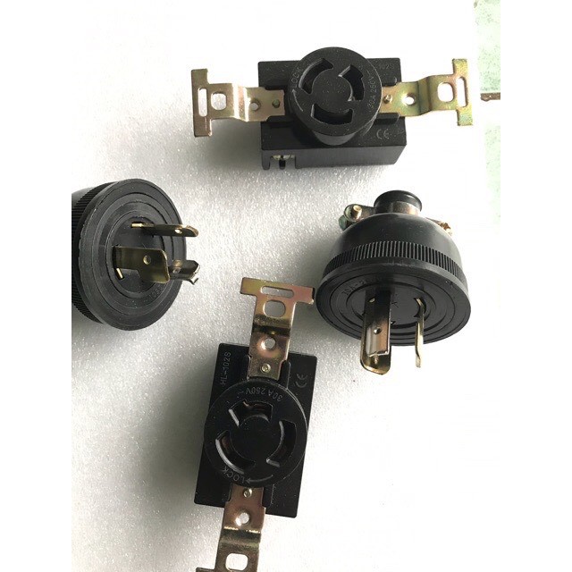 Phích cắm 3 cực, Phích cắm 3 chấu