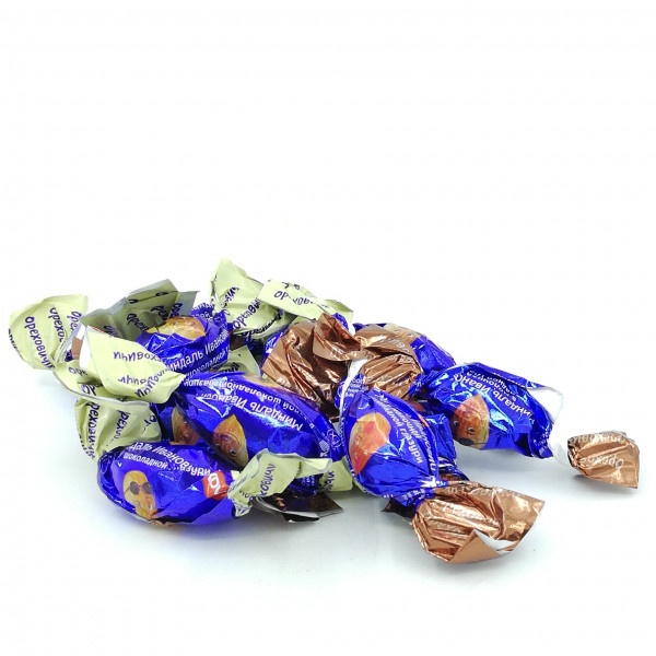 Kẹo socola trắng nhân hạnh nhân Ivan chính hãng Nga gói 400gr