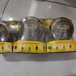 Xi khô đánh giày KleeN có 2 màu nâu và đen kèm bài chải tiện lợi vô cùng.