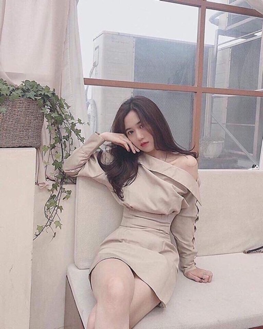 Váy nâu lệch vai