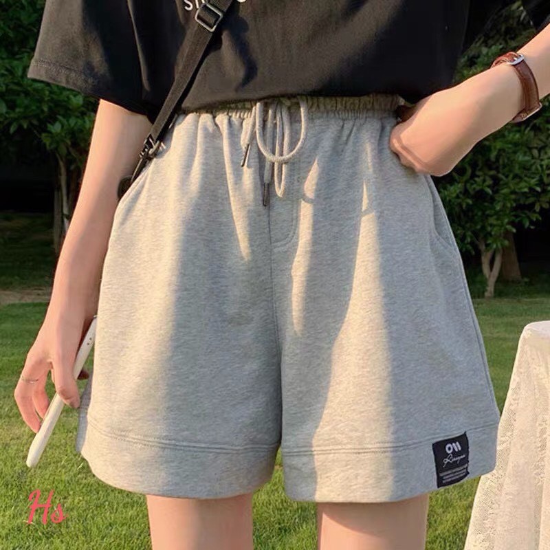 Quần đùi chân cua logo gấu chất vải xịn - SHOP Q&amp;V
