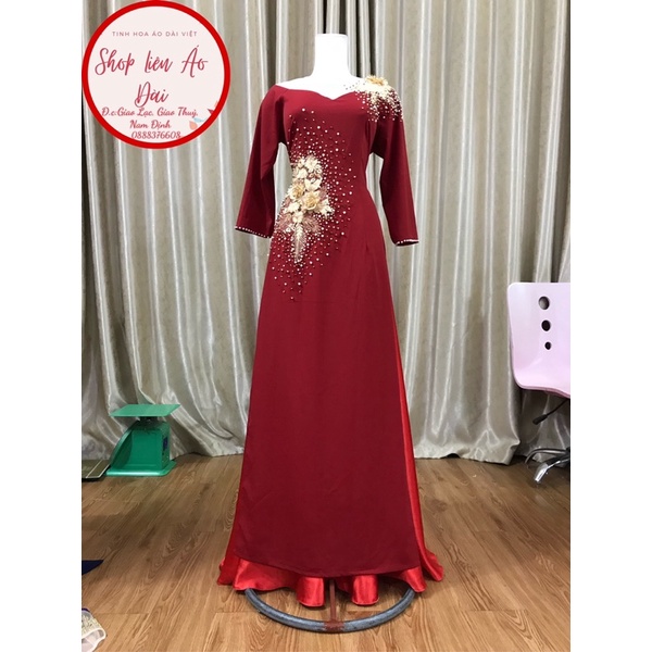 Áo dài đỏ đô đính kết cổ trong phối ren vàng đồng, thiết kế 2 tà, tay lỡ điệu xinh | BigBuy360 - bigbuy360.vn