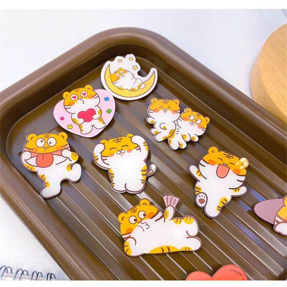 Huy Hiệu Cài Áo Hình Hổ Dễ Thương