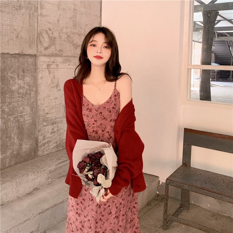 (ORDER) Váy hoa nhí hai dây dáng dài+ Áo khoác len cardigan đỏ style Vintage Hàn Quốc retro