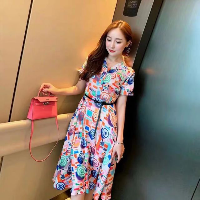 Váy cổ sơ mi họa tiết gothic kèm belt