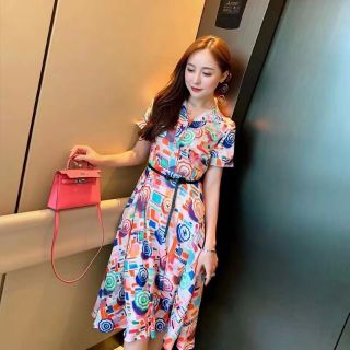 Váy cổ sơ mi họa tiết gothic kèm belt