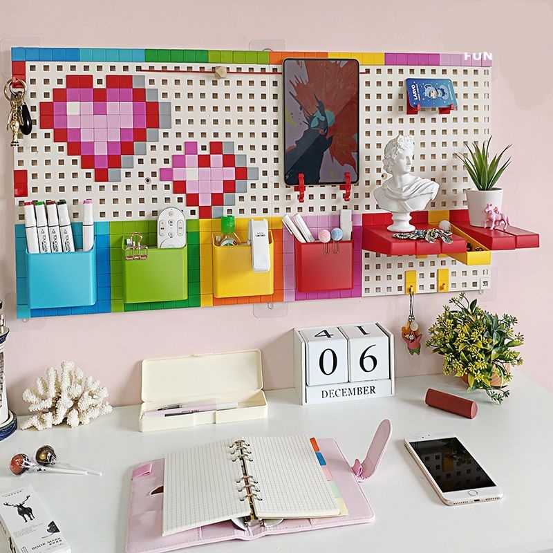 Một vài mẫu bảng treo tường pegboard xinh xắn trang trí bàn học cho bé