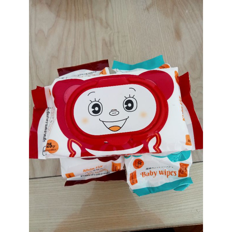 Khăn ướt Baby Wipes mẫu nắp Gấu gói lớn 125gr (15cmx20cm)