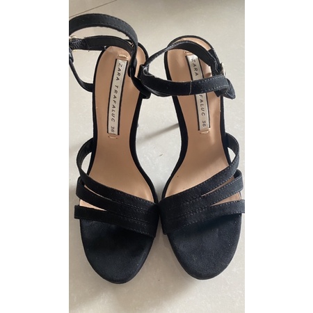 giày cao gót zara màu đen size 36