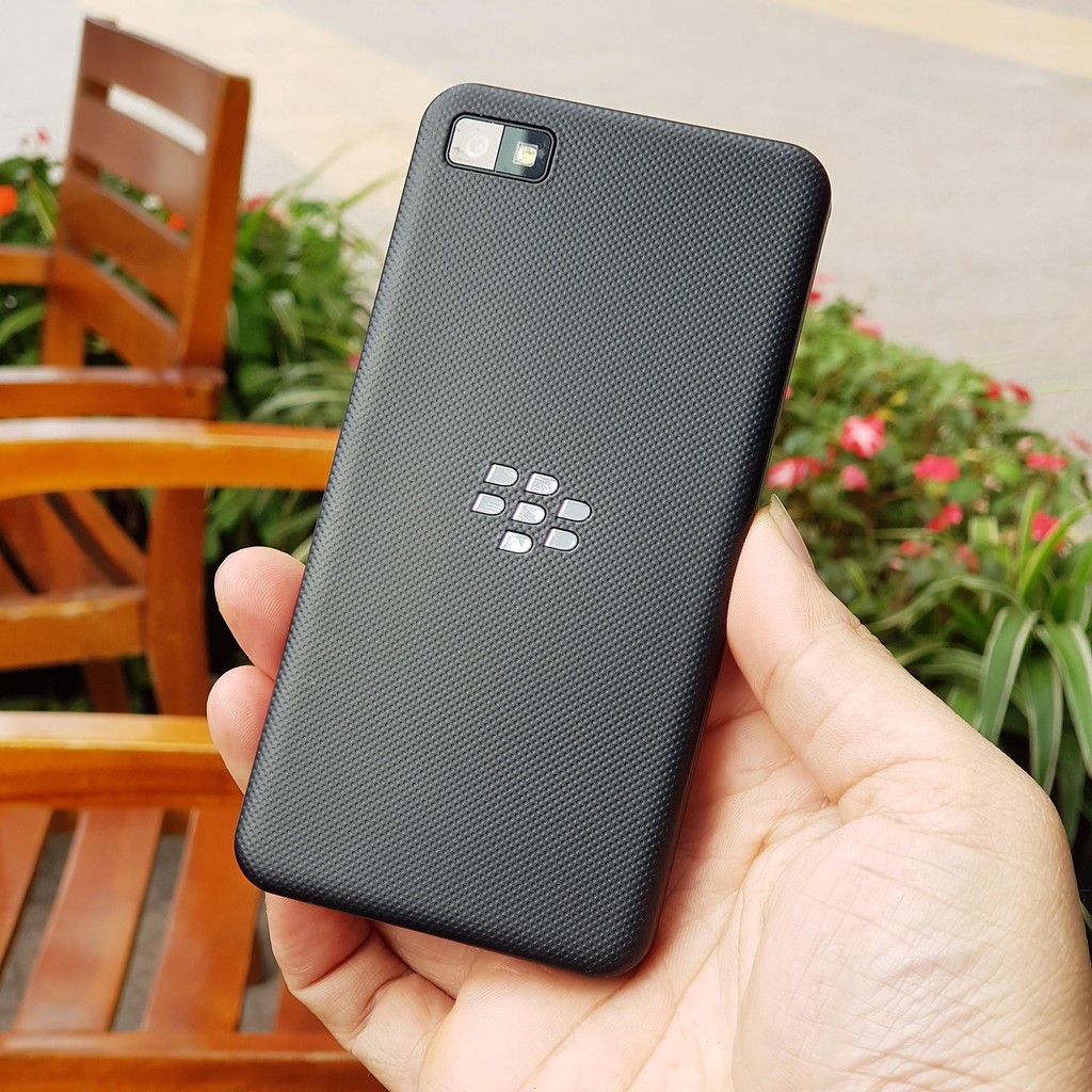 GIẢM KỊCH SÀN Điện thoại Blackberry Z10 16GB RAM 2GB chính hãng %