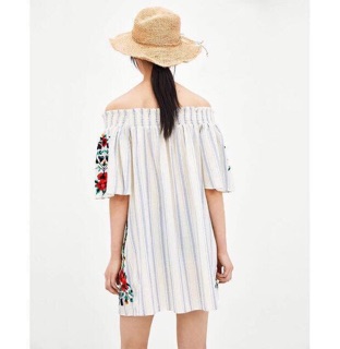 Váy trễ vai Zara