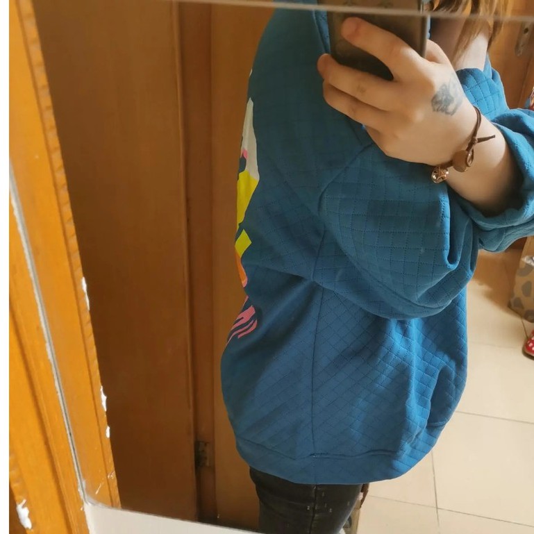 Áo Sweater Nữ Cổ Tròn Dài Trung Bình In Chữ Khối Màu Mới | BigBuy360 - bigbuy360.vn