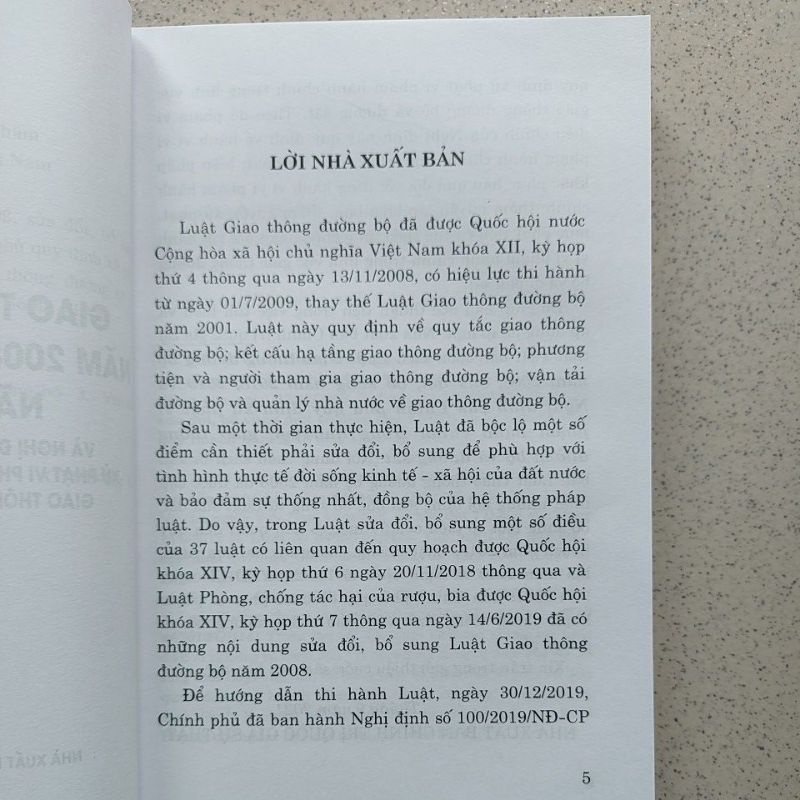 Sách - Luật Giao thông đường bộ năm 2008, sửa đổi bổ sung năm 2018, 2019 và nghị định của Chính phủ quy định xử phạt...