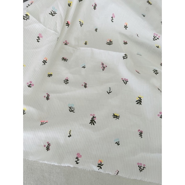 1,6m vải thô boi hoa nhí nền trắng