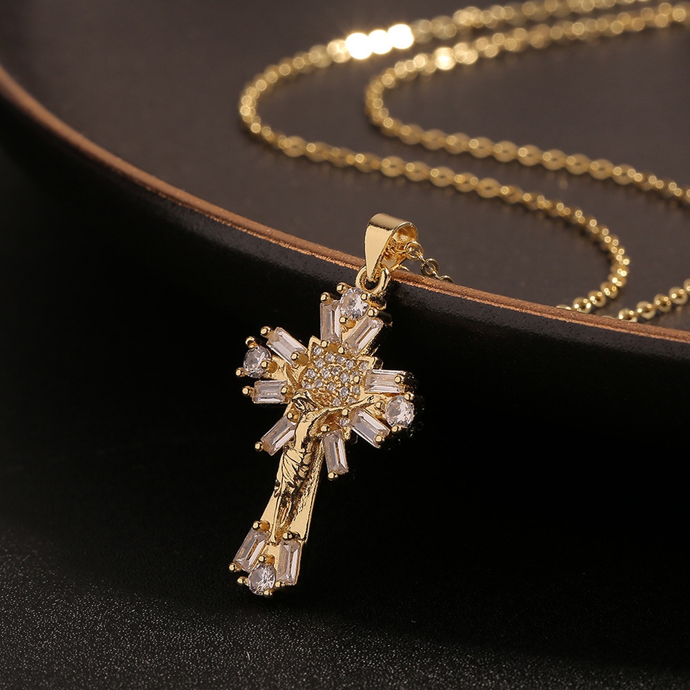 Vòng cổ Mặt Thánh Giá Đính Đá Zircon