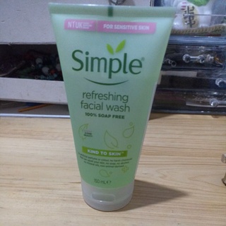 Gel rửa mặt da nhạy cảm Simple refreshing facial wash 150ml