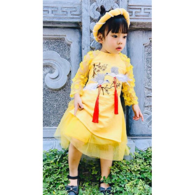 🔰🔰 Hoa Đào thêu Hạc, zen hoa nỗi khách nhé.mẫu mới năm nay đây ạ❌1set bé gái gồm áo dài kèm váy cộng mấn