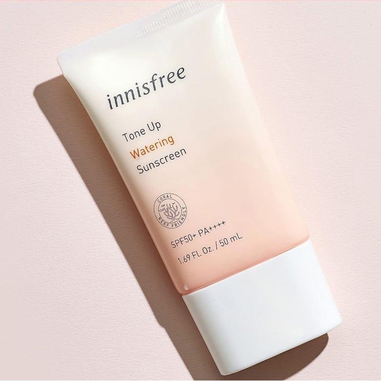 (Mới 2021) Kem chống nắng Innisfree Tone up Watering Sunscreen SPF 50+ PA++++ 50ml