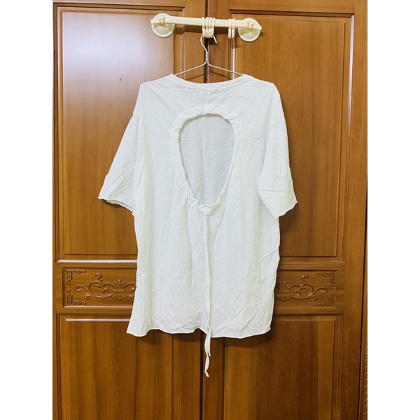 Áo trắng kiểu khoét sau có dây rút điều chỉnh