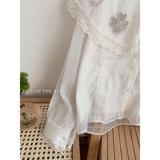 Áo sơ mi trắng thêu cỏ 4 lá