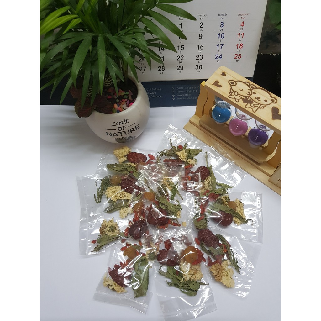 Trà Hoa Cúc ( gồm có hoa cúc, kỷ tử, táo đỏ, long nhãn, cỏ ngọt) hộp 25 gói