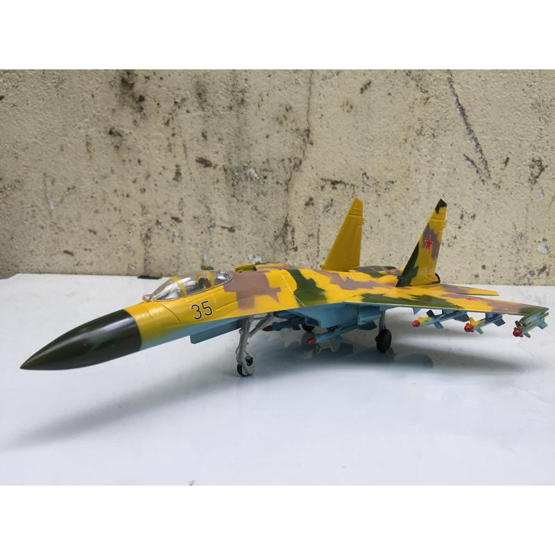 Mô hình Máy báy SU-35. 1:72-ABS