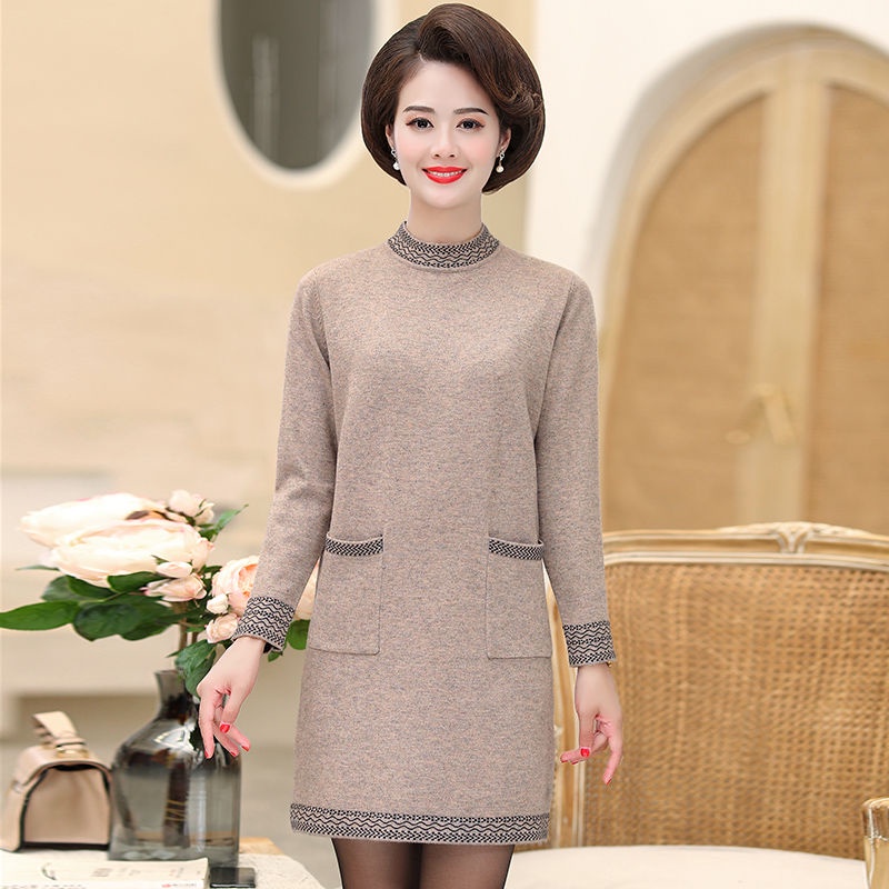 Quần áo mùa đông của mẹ cộng với len dày nhung phụ nữ trung niên và cao tuổi thu trong sơ mi dệt kim dài có đáy