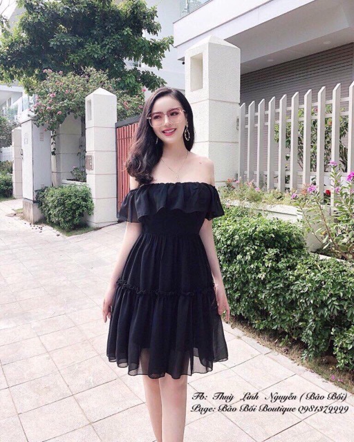 Váy trễ vai bốn màu