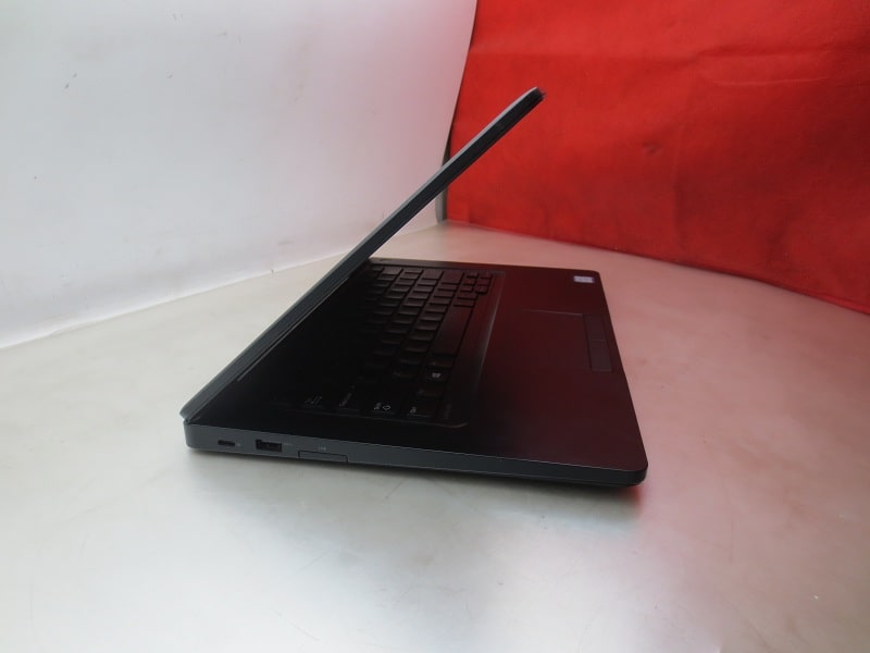 Laptop Cũ Mỏng Gọn Dell Latitude 5480/ CPU Core i5-6300U/ Ram 8GB/ Ổ Cứng SSD 240GB/ VGA Intel HD Graphics/ LCD 14" inch