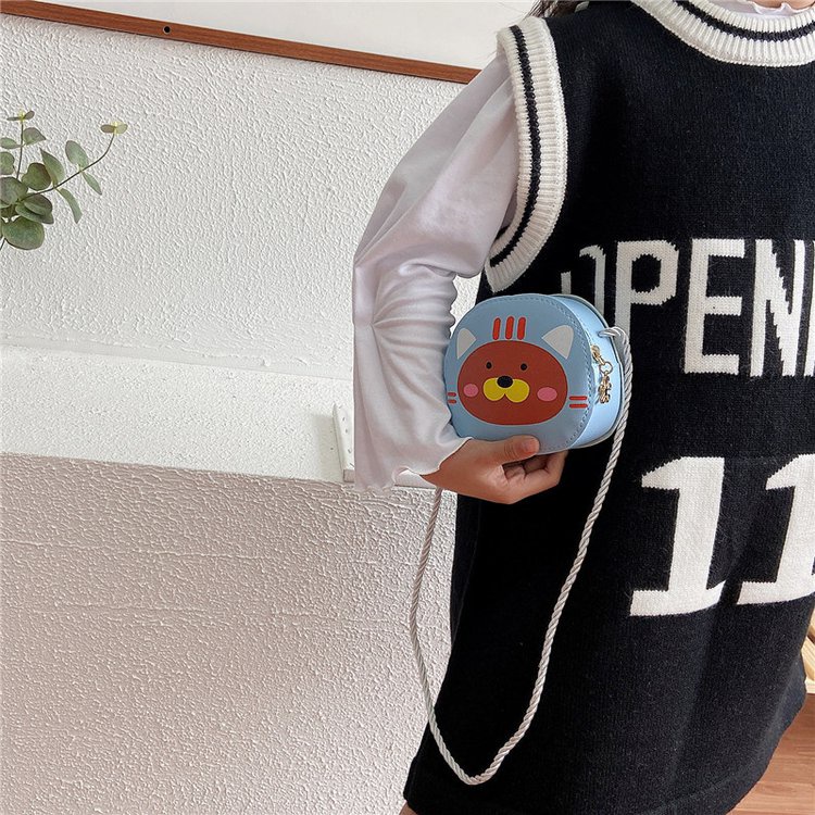 Fashion cute cartoon pattern small round crossbody bag for girls 2022