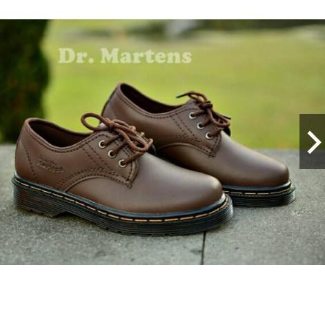 (giảm Giá) Giày Bốt Nam Dr. Martens Docmart Cổ Thấp Màu Đen / Nâu
