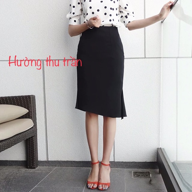 Chân váy xẻ 2 bên gấu lệch trẻ trung | BigBuy360 - bigbuy360.vn