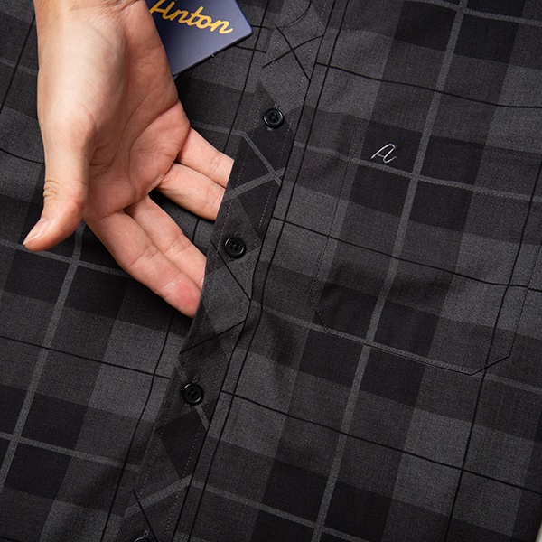 Áo Sơ Mi Nam Công Sở Trung Niên Anton Somianton Màu Đen Ngắn Tay Họa Tiết Kẻ Caro Vải Sợi Tre Thoáng Mát - NC131