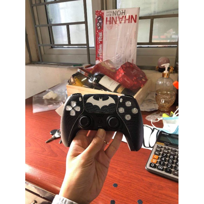 Miếng dán bảo vệ máy PS5 disk hay digital mẫu Batman