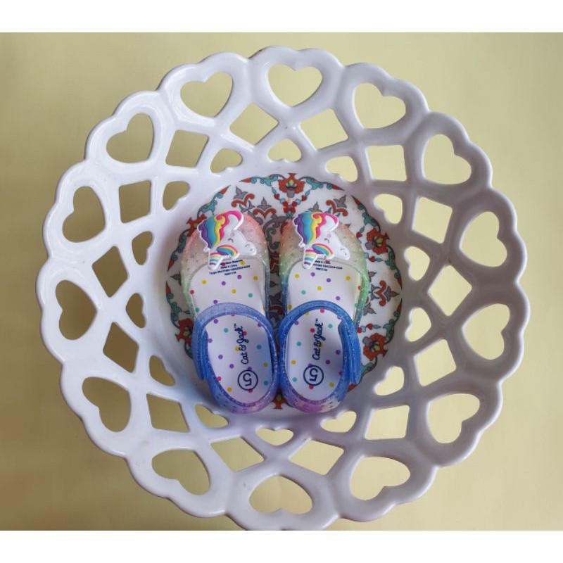 Giày xuất dư cho bé