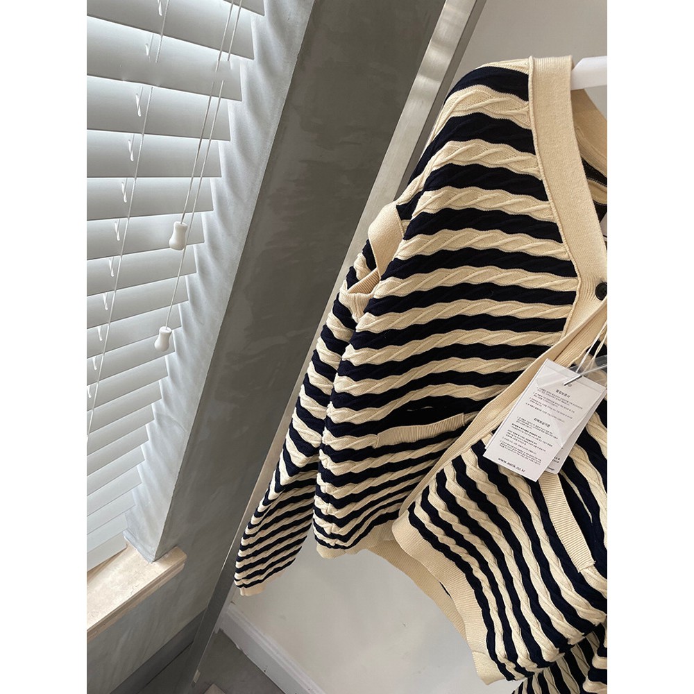 Blackpink Jennie Áo Khoác Cardigan Dệt Kim Kẻ Sọc Có Thể Tháo Rời Thời Trang Hàn Quốc