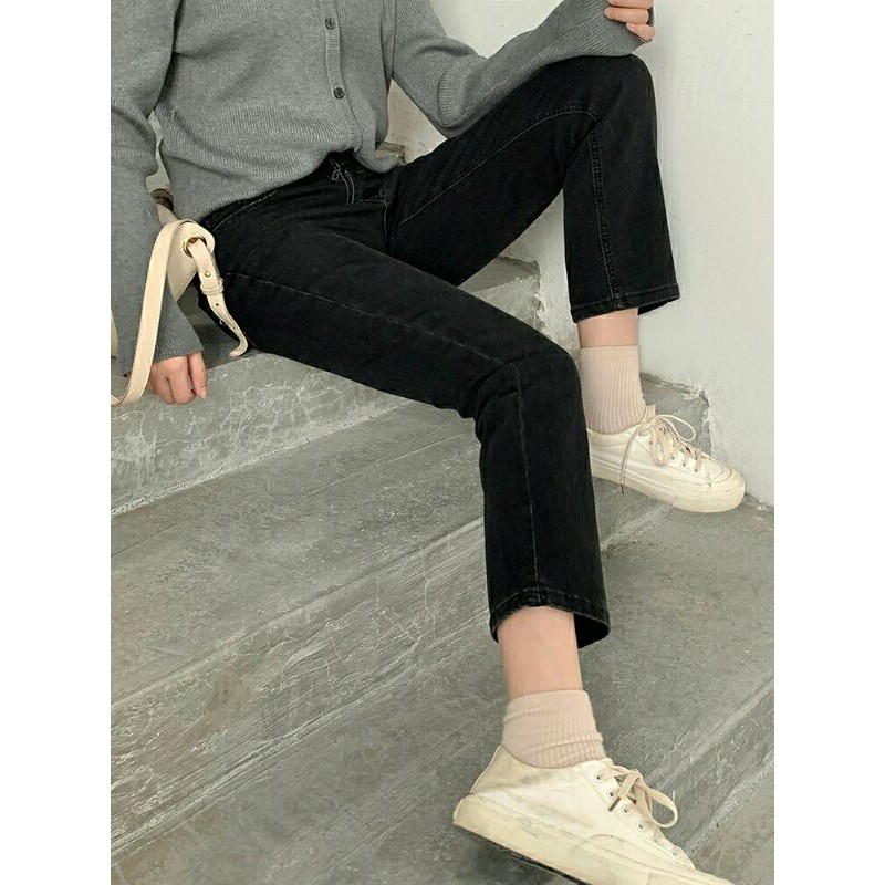 Quần jeans lưng cao hai cúc