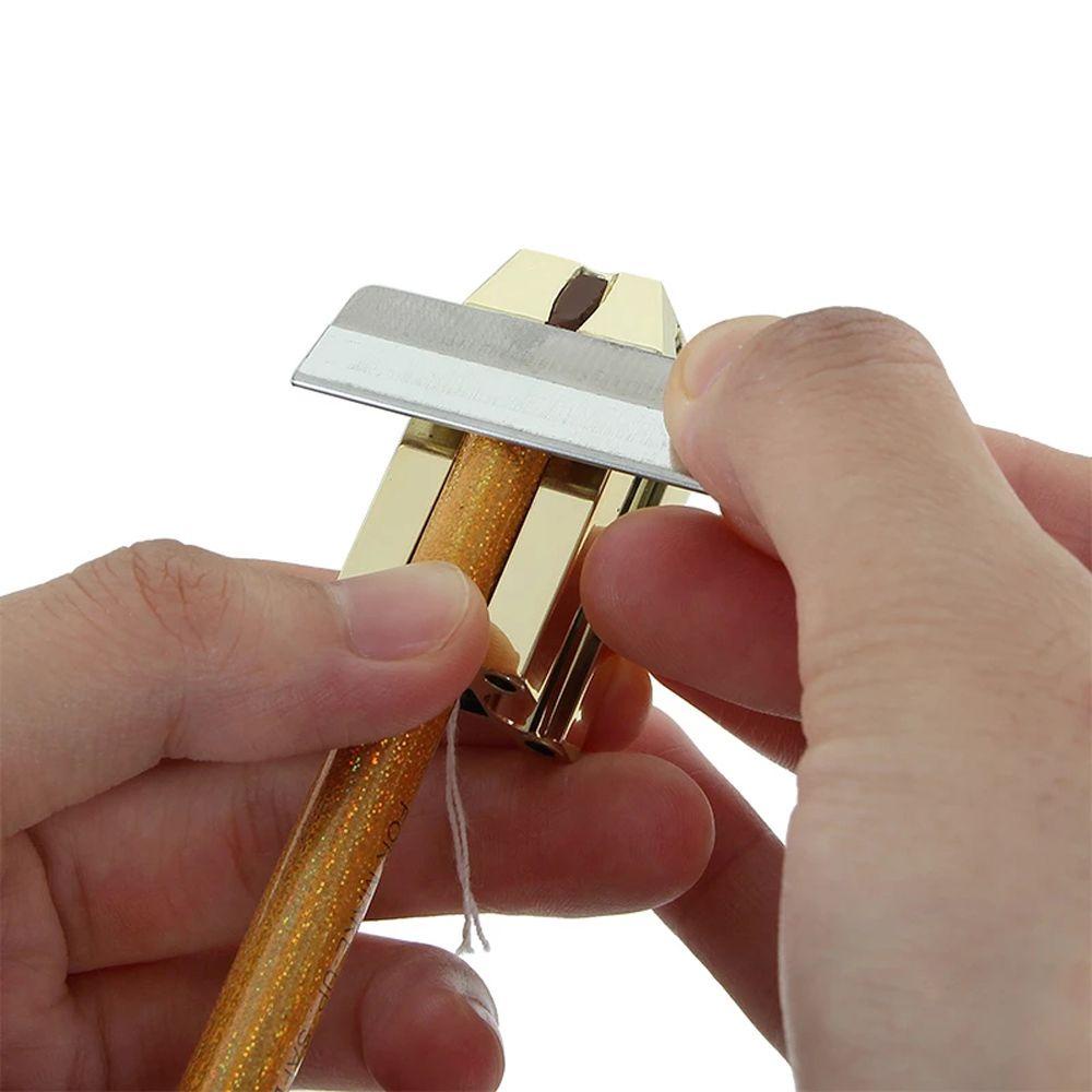 Bút Kẻ Mắt / Môi / Lông Mày 4 Trong 1 Kháng Nước Có Đồ Chuốt Tiện Lợi