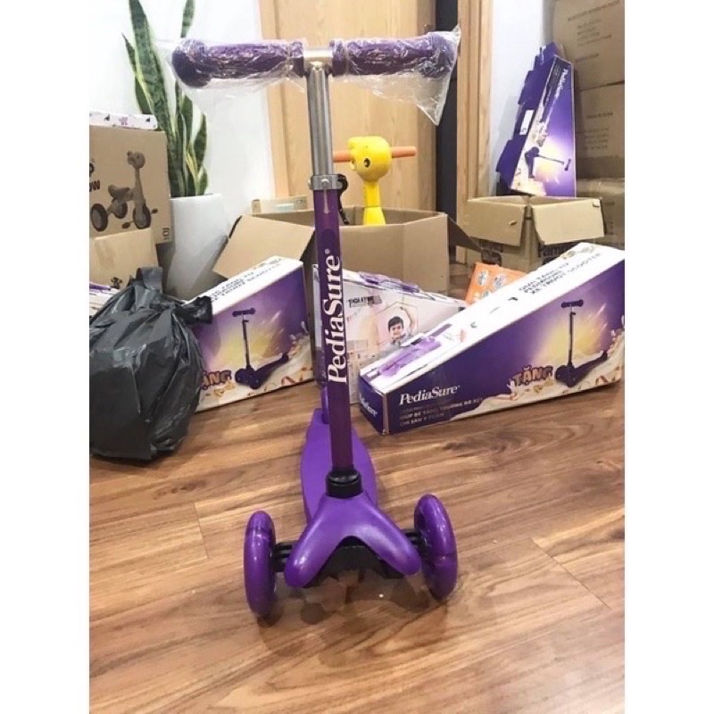 Xe trượt Scooter  3 bánh phát sáng (hkm pediasure &amp; grow)