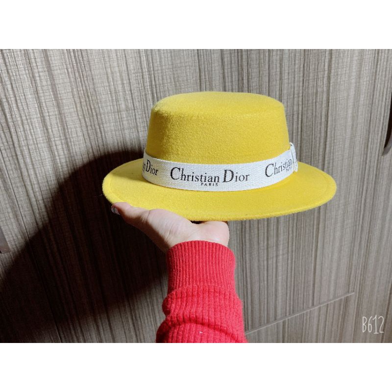 Mũ nón dạ vành nhỏ đai Dio trắng sang chảnh
