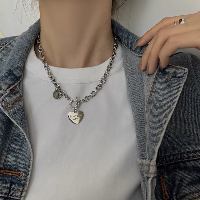 Vòng Cổ Xích Mặt Trái Tim Có Chữ “Love You More”