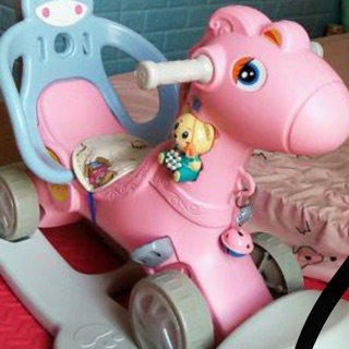 Ngựa bập bênh có tựa lưng cho bé, bánh phát sáng