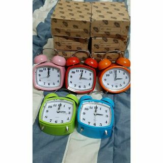 Hình thật. Đồng hồ báo thức chuông lớn