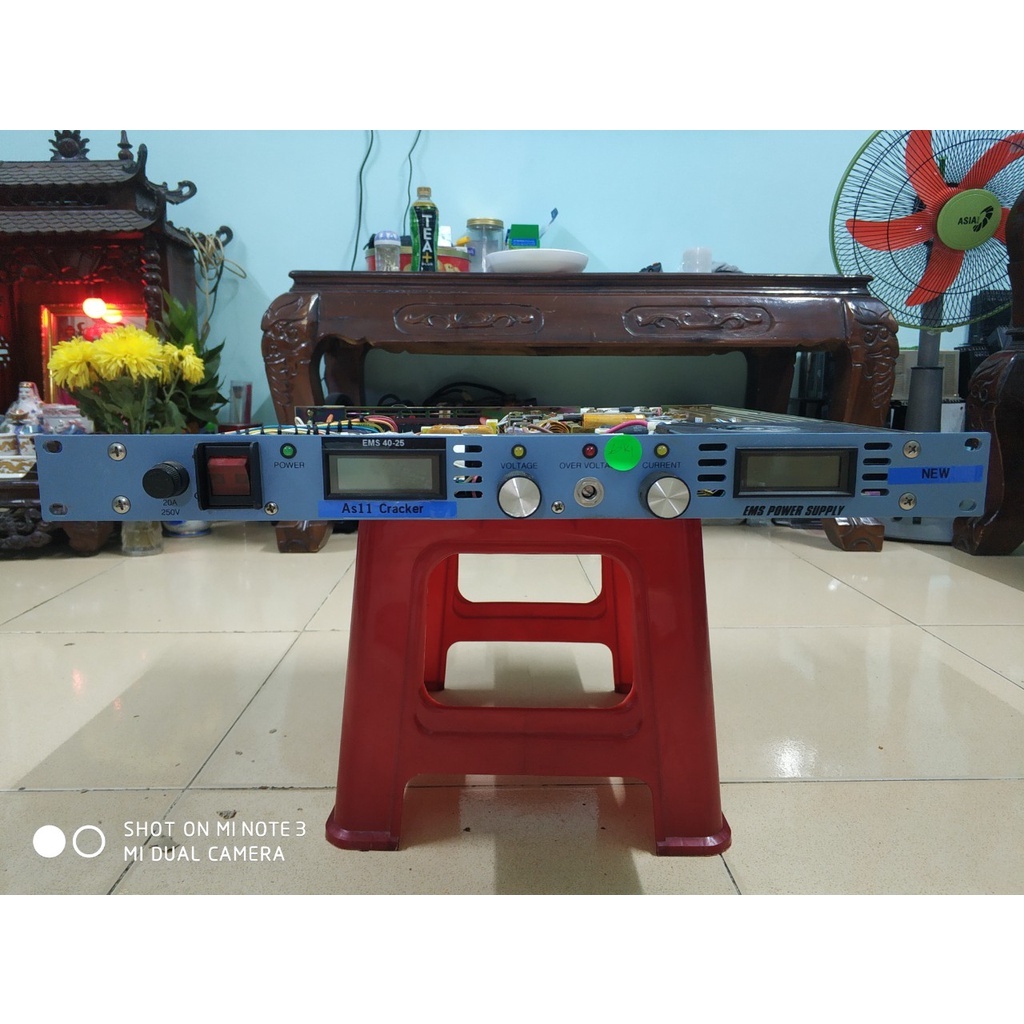 Bộ cấp nguồn điều chỉnh AC-DC chuẩn rack 1U Lambda USA