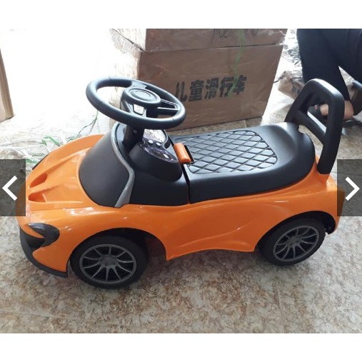 Xe lắc bơi chòi chân ô tô